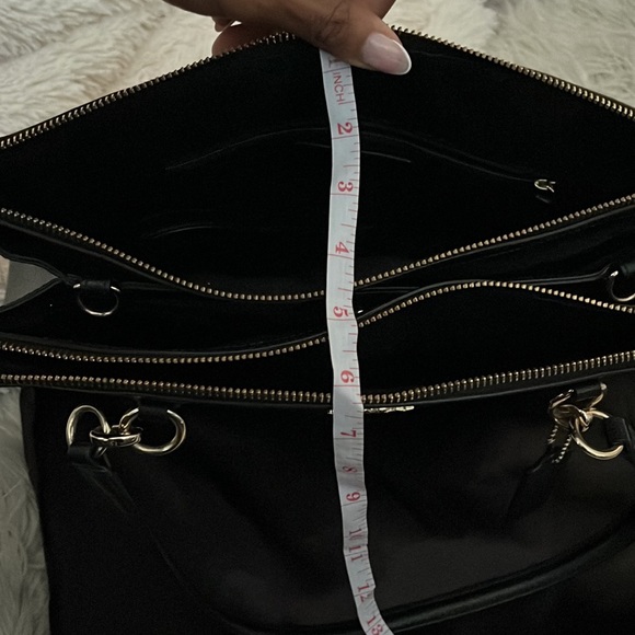 COACH Large Carryall with Wristlet and Strap EUC - Picture 8 of 8